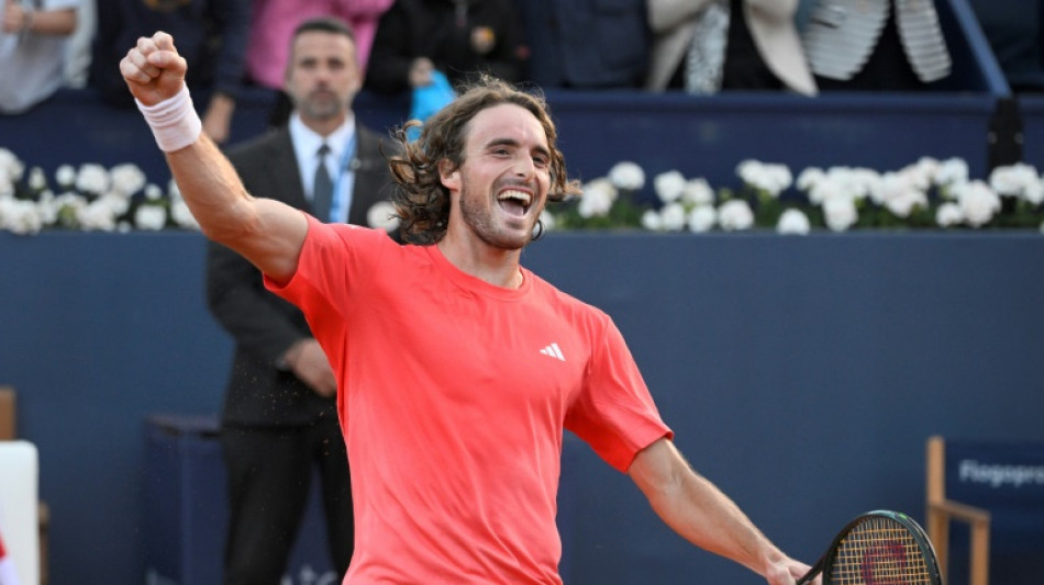 Tennis: Tsitsipas souffre mais passe à Barcelone, Fils s'arrête en quarts 