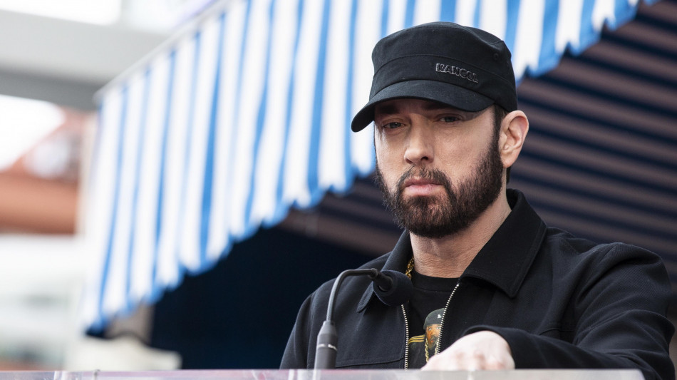 Eminem lancia il singolo Temporary e annuncia, 'sarò nonno'