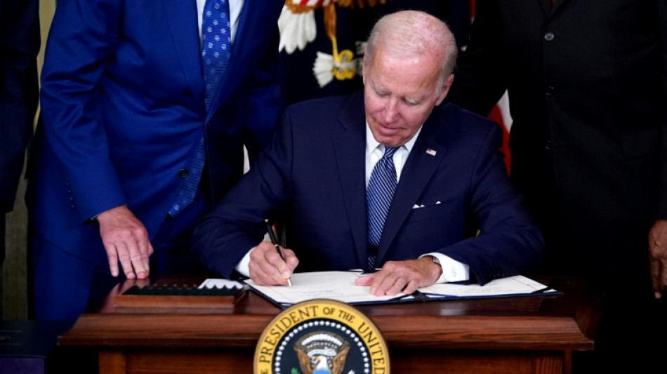 Biden promulga su plan de inversión sobre el clima y la salud