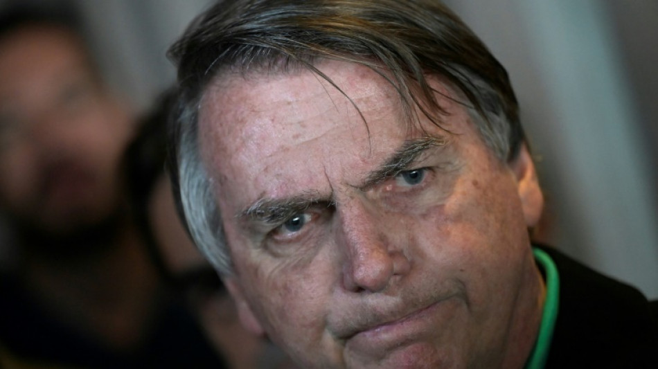 Bolsonaro e Michelle ficam em silêncio na PF sobre escândalo das joias