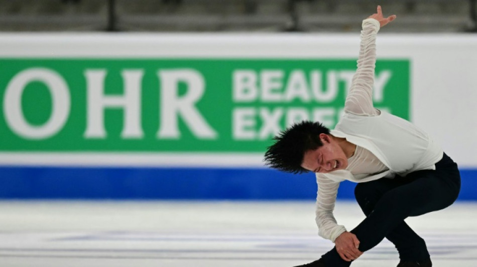 Euro de patinage: Adam Siao Him Fa en bronze, le Suisse Lukas Britschgi sacré 