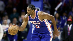 Embiid scores 30 as Sixers extend win streak