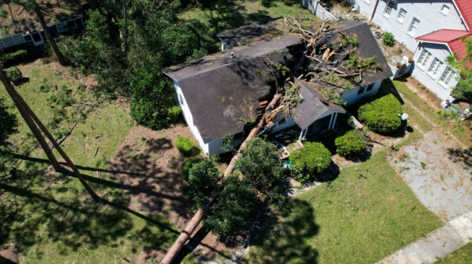 Vías inundadas y apagones dificultan rescates en EEUU tras devastador huracán Helene