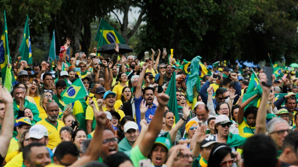 Tausende Brasilianer fordern Eingreifen der Armee nach Bolsonaros Wahlniederlage