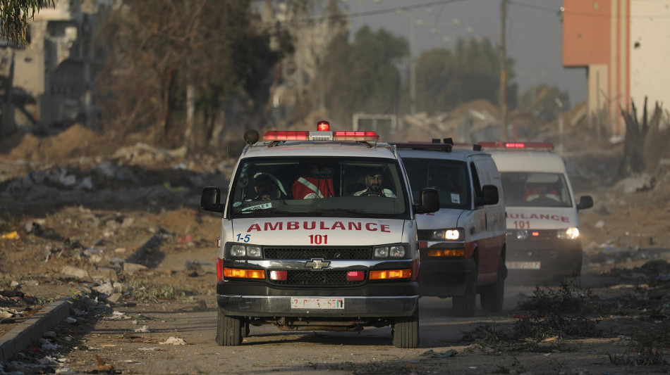 Cameraman di Al Jazeera ferito in un bombardamento su Gaza