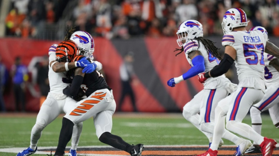 Jugador de los Bills de la NFL, en "estado crítico" tras sufrir choque en partido