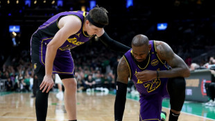 NBA: Boston domine les Lakers, LeBron James sorti blessé