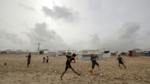 Projeto de futebol na Faixa de Gaza ajuda crianças a esquecer a guerra