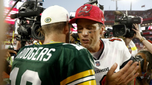 NFL: Brady unterliegt Rodgers