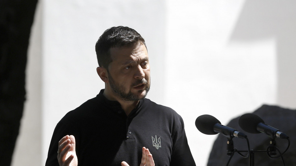 Zelensky, 'Mosca rilascia 10 civili, fra cui due sacerdoti'