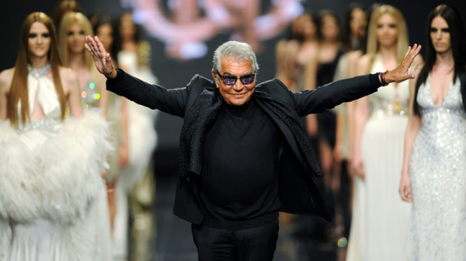 Morreu o estilista italiano Roberto Cavalli, rei do 'animal print'