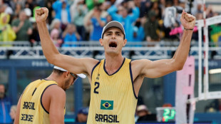 George e André estreiam no vôlei de praia em Paris com vitória sobre dupla marroquina