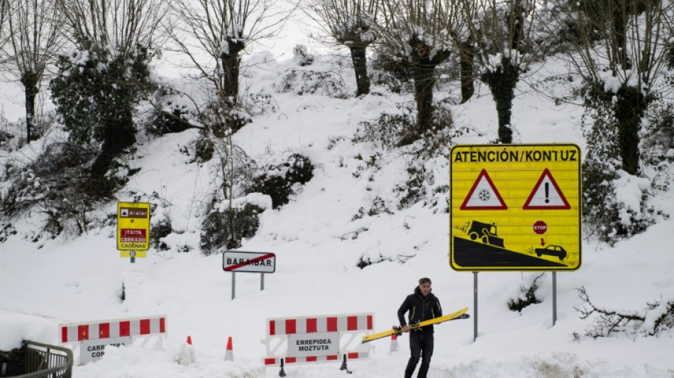 Suspendida la primera etapa de la Vuelta a Galicia por la nieve