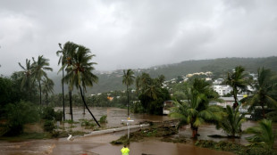 La Réunion: le bilan du cyclone Garance s'alourdit à cinq morts