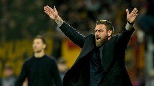 De Rossi signs new Roma deal until 2027