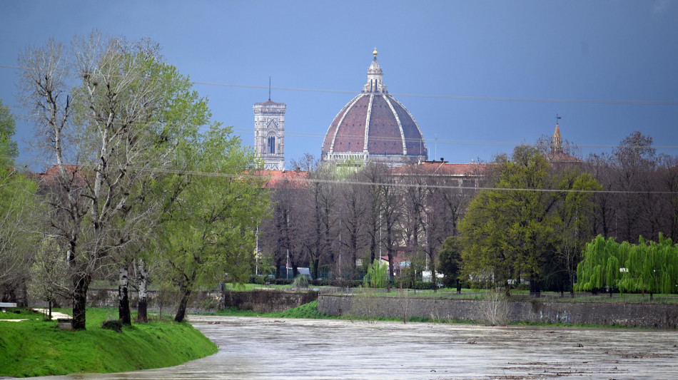 Maltempo, a Firenze chiusi musei, teatri e cinema