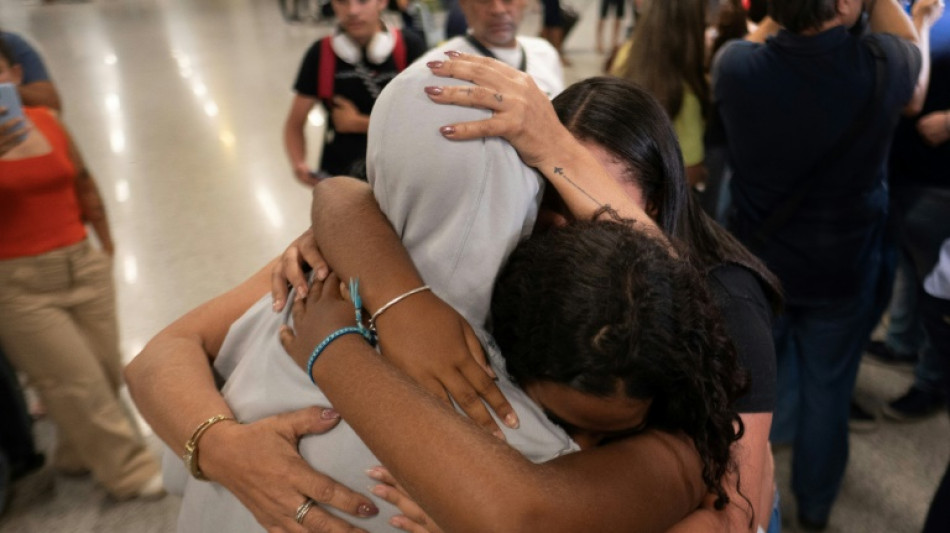 Brasil dice que trabajará con EEUU para que trate a los deportados con "dignidad"