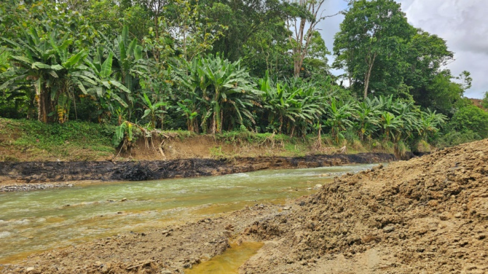 Equador detecta novo vazamento de combustível e governo denuncia atentado