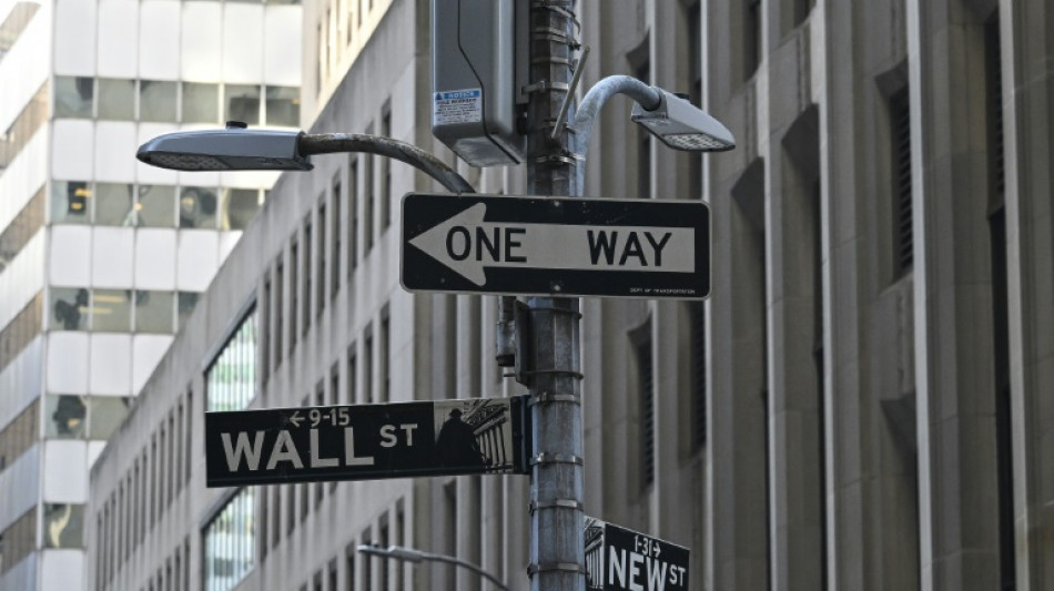 Wall Street sufre fuerte caía por temores de recesión y declaraciones de Trump