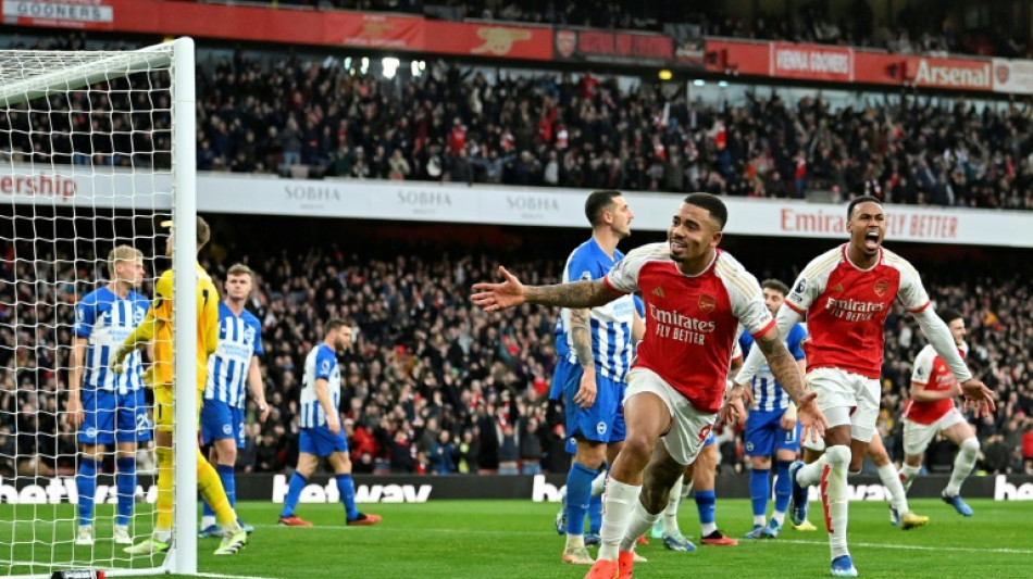 Arsenal top Premier League as Liverpool face Man Utd