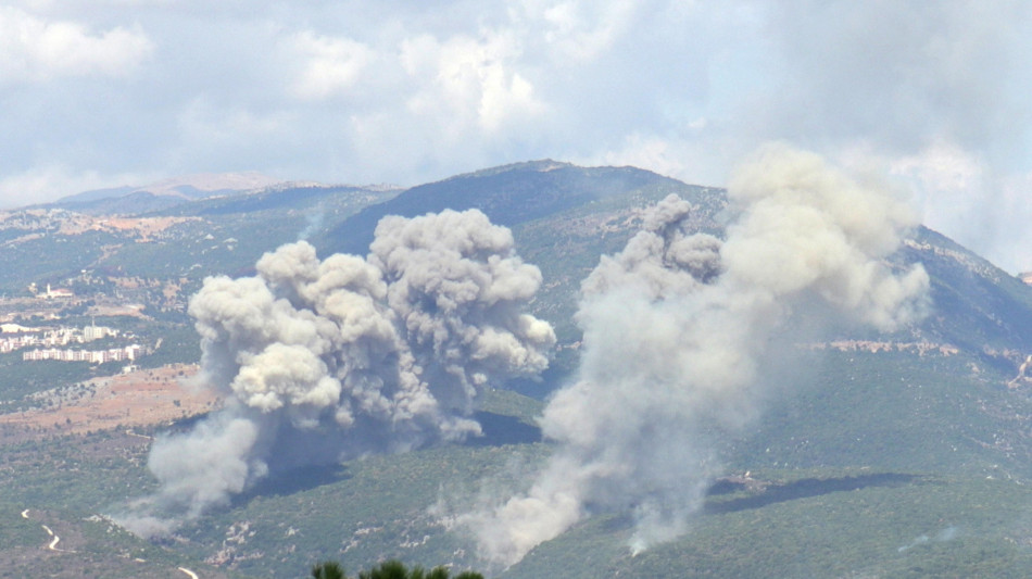 Hezbollah, attacco missilistico su base aerea israeliana