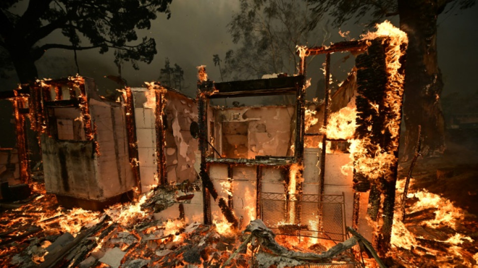 "Nous avons tout perdu": autour de Los Angeles, les habitants sidérés par les incendies