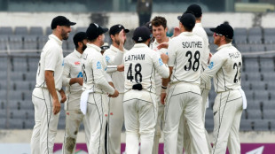 Bangladesh 80-4 at lunch after New Zealand spinners strike early