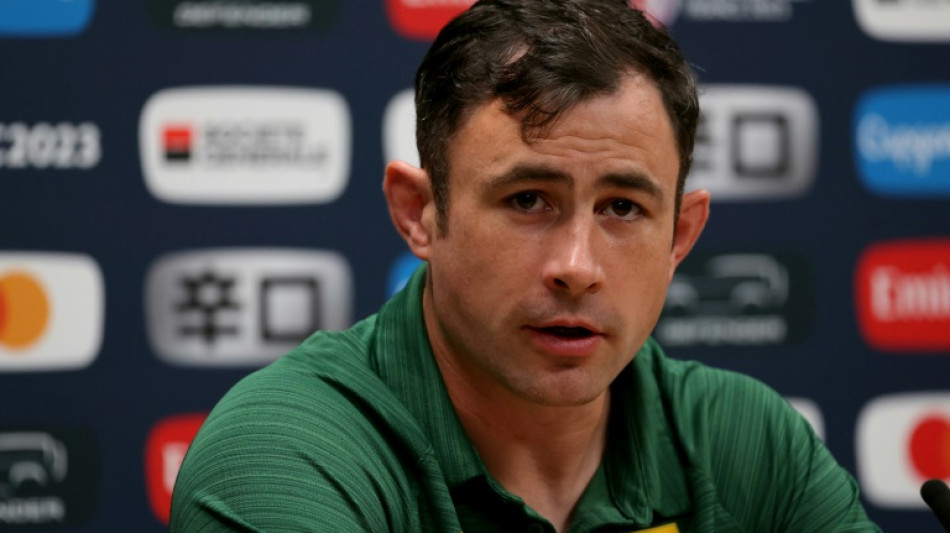 England defence coach Jones unfazed at facing native Ireland in Six Nations  