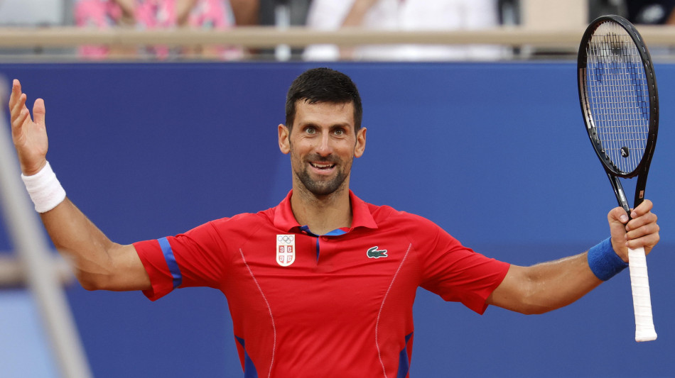 Parigi: Djokovic "preoccupato" dal dolore al ginocchio destro