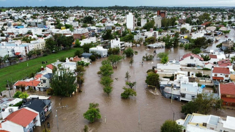 Temporal deixa 6 mortos em cidade portuária da Argentina