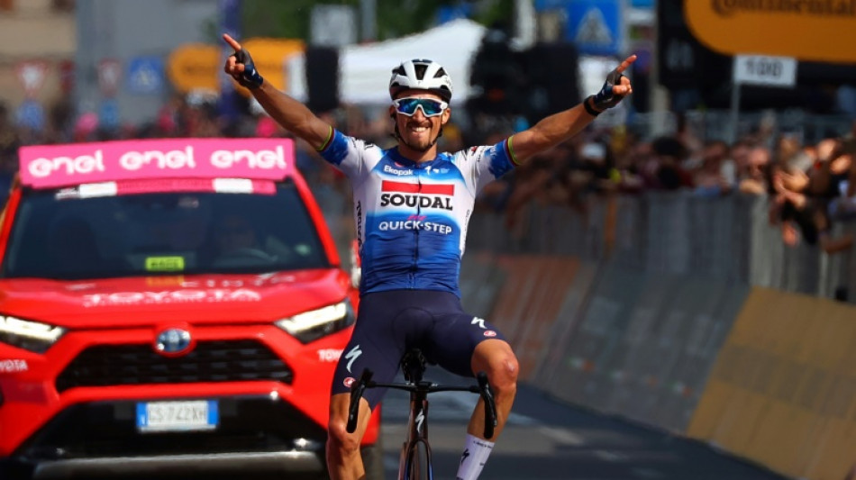 Cyclisme: Alaphilippe renaît sur le Tour d'Italie après un raid extraordinaire