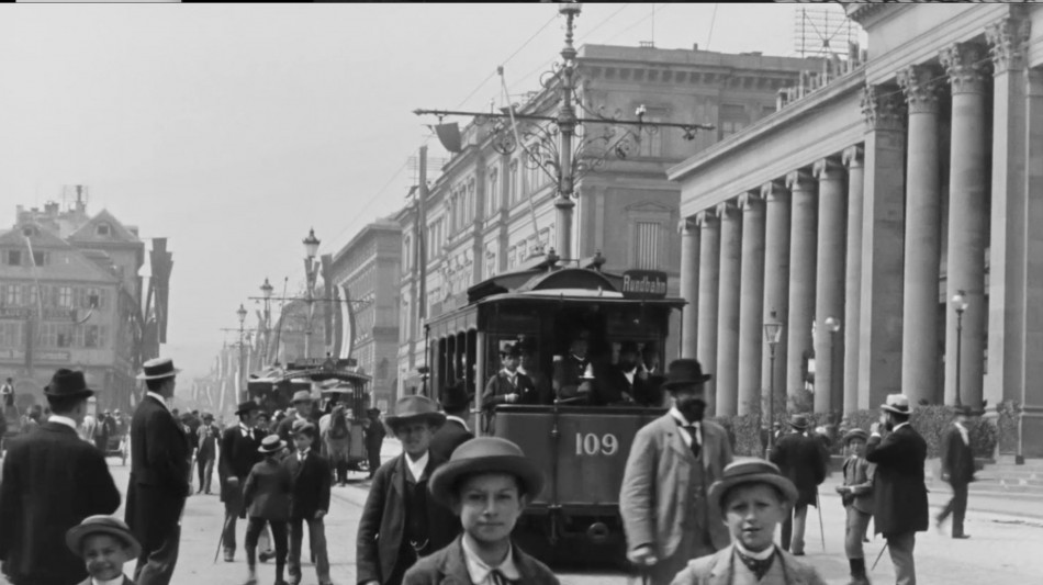 Tributo ai Lumiere 'non solo pionieri ma cineasti fondatori'