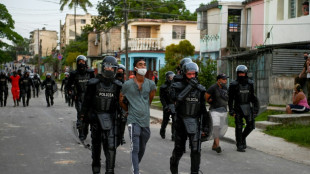 Pais de manifestantes presos em Cuba pedem ao parlamento anistia para seus filhos