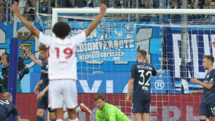 Fortuna Düsseldorf vence na visita ao Bochum (3-0) e fica perto do acesso à Bundesliga