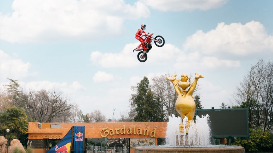 Moto:enduro e trial freestyle, sfida Red Bull a Gardaland Resort