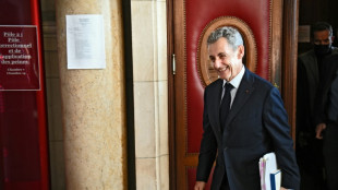 A la barre, le singulier plaidoyer de Sarkozy pour les écoutes, preuves de sa "transparence"