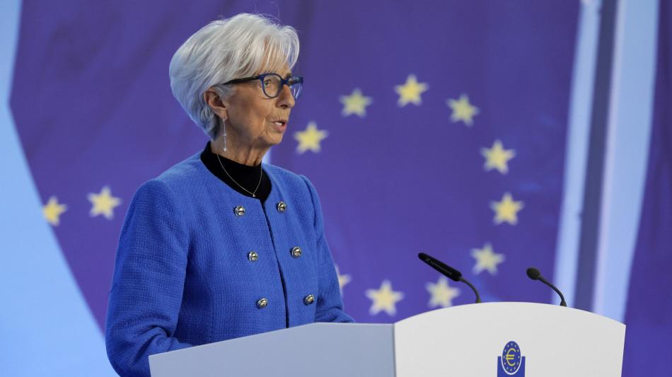 Lagarde, fiduciosa che Bitcoin resti fuori da riserve Ue