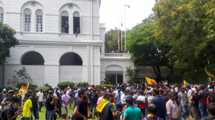 Armee ruft nach Flucht von Sri Lankas Präsident vor Demonstranten zur Ruhe auf