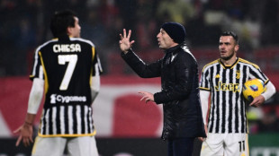 Juventus boss Allegri plays down title hopes
