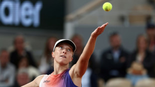 Battle-tested Swiatek looks for French Open birthday boost