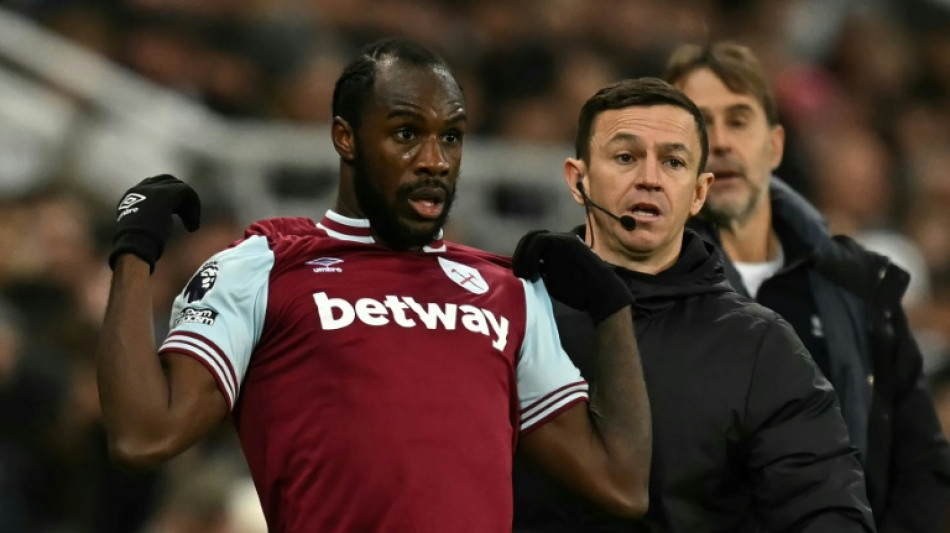 West Ham's Antonio suffers lower limb fracture in car accident