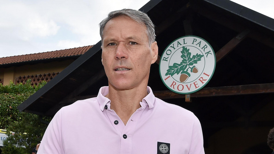 'Cuore rossonero', auguri Milan a Van Basten che fa 60 anni