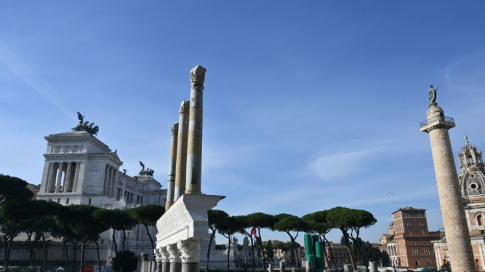 L'imposante colonnade de la basilique de Trajan renaît à Rome