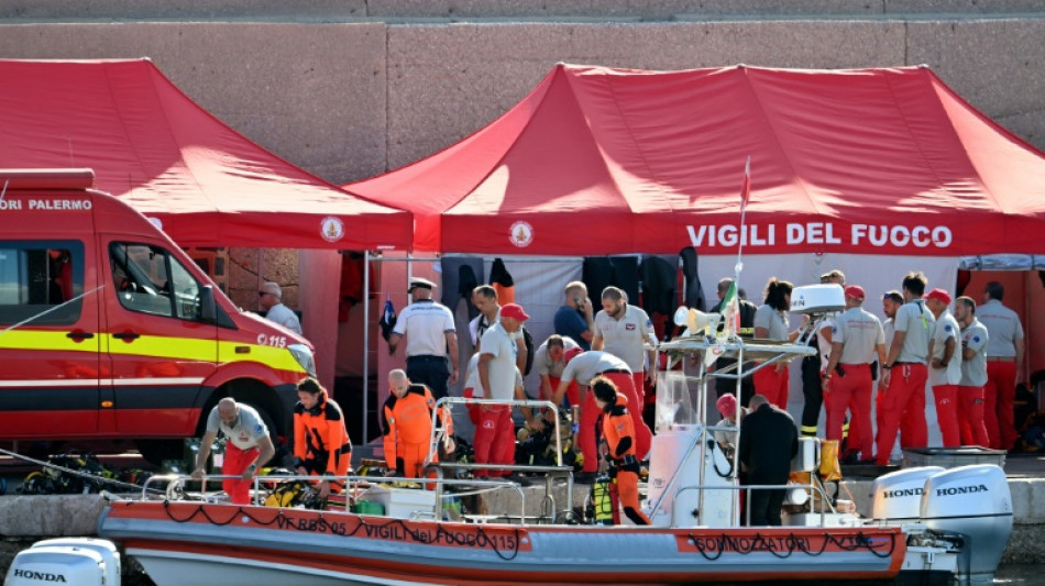 Sicile: l'espoir s'estompe au troisième jour de recherche des disparus du super yacht