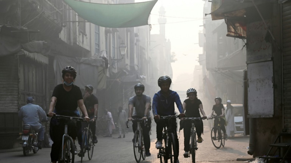 La ciudad pakistaní de Lahore cierra sus escuelas primarias por una semana por la contaminación