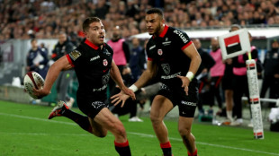 Toulouse lose Top 14 thriller despite Dupont return