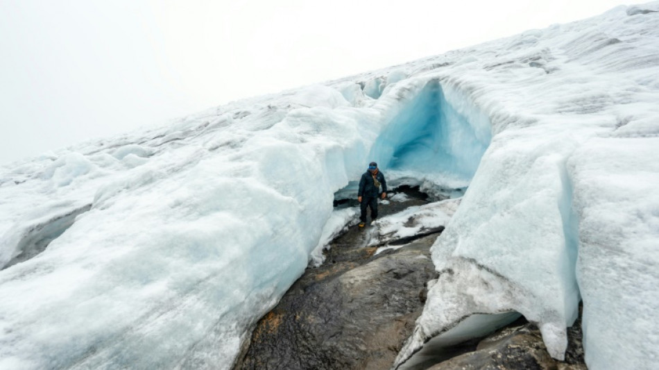 Un glaciar quebrado por las temperaturas récord en Colombia