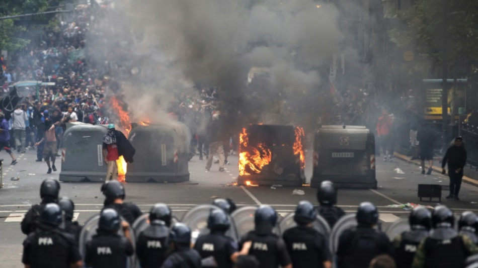 Jornalista em estado crítico após repressão policial em protesto argentino