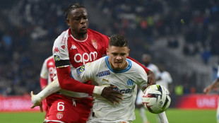 Nine-man Monaco draw in battle at Marseille