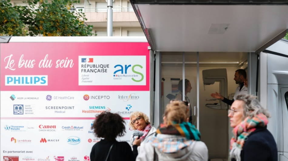 Cancer du sein: à Strasbourg, un bus pour parler prévention